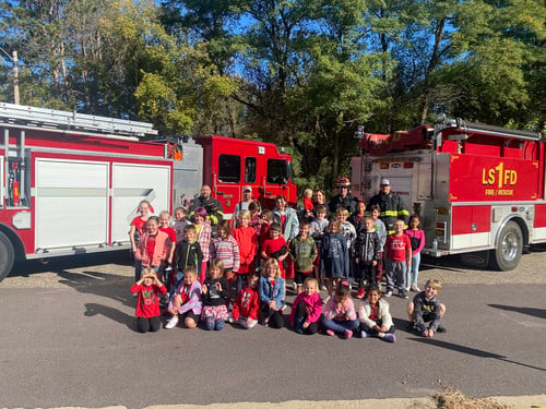 Lyndon station Fire Department and First Responders came for a visit at Lyndon Station Elementary.