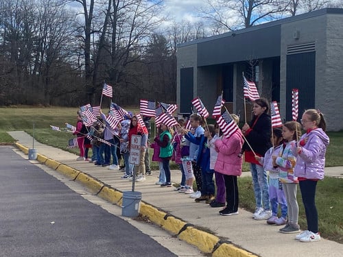 LSE had the honor of having some Lyndon Station Veterans visit their school.